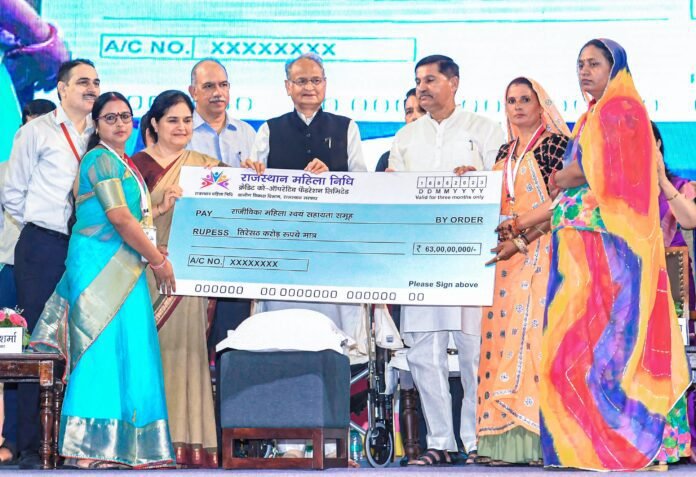 राजीविका से जुड़ी महिलाएं निभा रहीं प्रदेश के विकास में महत्वपूर्ण भूमिका: सीएम गहलोत