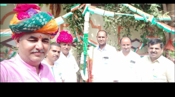 सीरवी समाज करमनघाट अलमासगुड़ा वडेर में स्वतंत्रता दिवस मनाया