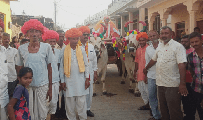 श्री आई माताजी के धर्म रथ वैल का बधावा किया गया श्री आई माताजी के धर्म रथ वैल का बधावा किया गया