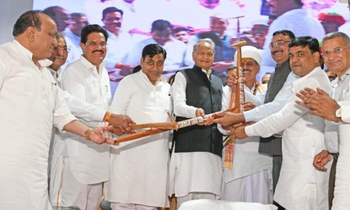 मुख्यमंत्री-अशोक-गहलोत-से-मिला-विभिन्न-समाजों-का-प्रतिनिधिमण्डल मुख्यमंत्री-अशोक-गहलोत-से-मिला-विभिन्न-समाजों-का-प्रतिनिधिमण्डल