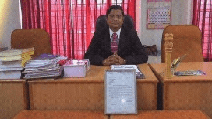 कोर्ट रूम से लेकर जज तक सब फर्जी, 5 साल से चल रही थी अदालत