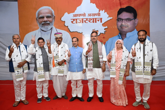 जयपुर मुख्यमंत्री के निवास पर पांचों नवनिर्वाचित विधायकों ने की मुलाकात