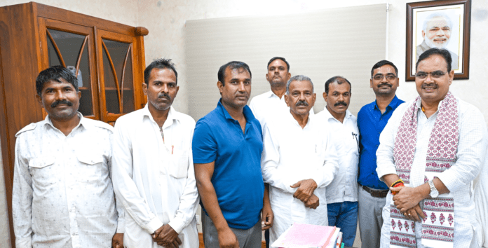 Rajasthan Chief Minister Bhajan Lal Sharma received a grand welcome at Marwar Junction Rajasthan Chief Minister Bhajan Lal Sharma received a grand welcome at Marwar Junction