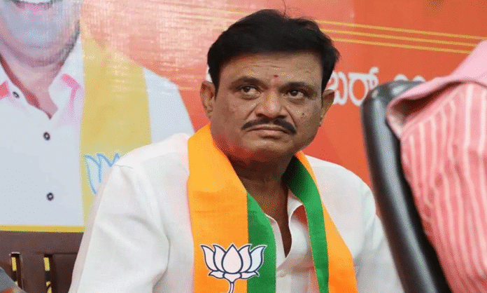 Karnataka: Case of gang rape registered against four people including BJP MLA Munirathna Karnataka: Case of gang rape registered against four people including BJP MLA Munirathna