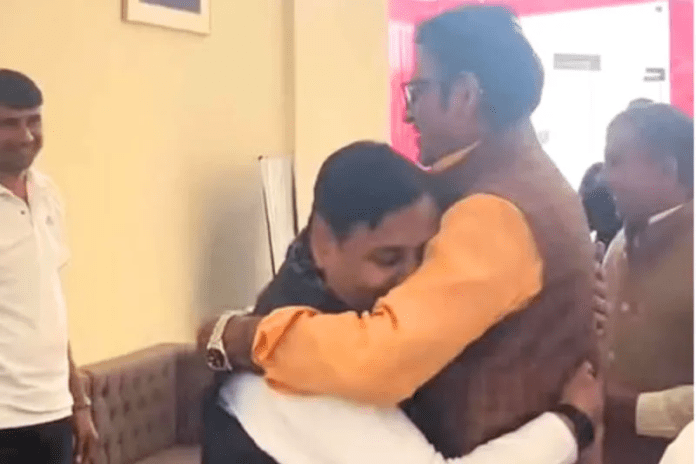 राजेंद्र राठौड़ और गोविंद सिंह डोटासरा एक मंच पर कार्यक्रम के दौरान