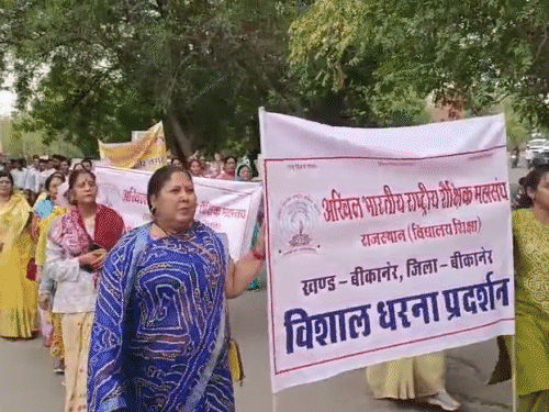 राजस्थान के सरकारी स्कूलों में बढ़ी गर्मी की छुट्टियां राजस्थान के सरकारी स्कूलों में बढ़ी गर्मी की छुट्टियां