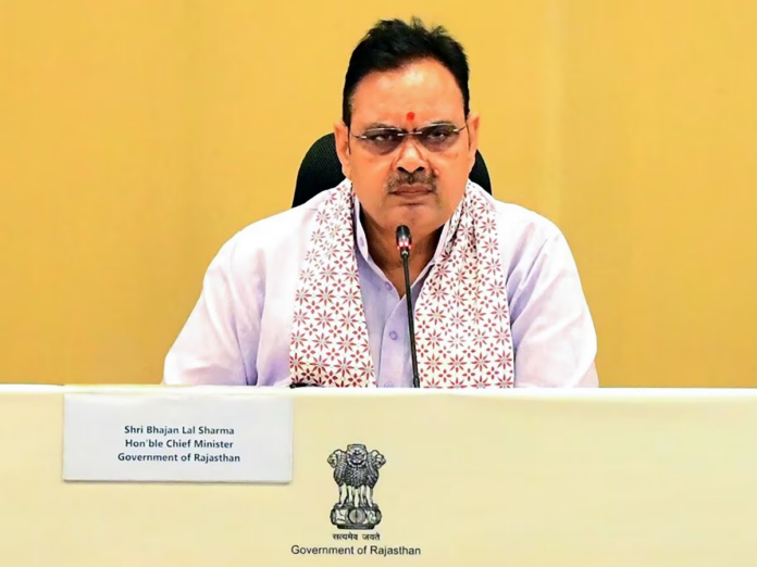 रिहायशी मकान में संचालित व्यवसाय से जुड़ा प्रतीकात्मक दृश्य रिहायशी मकान में संचालित व्यवसाय से जुड़ा प्रतीकात्मक दृश्य