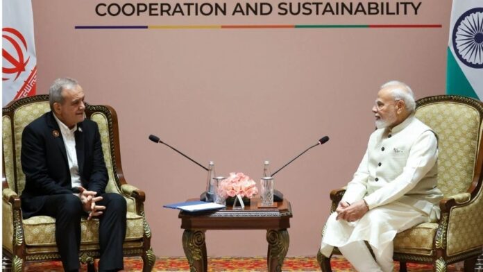 BRICS शिखर सम्मेलन में प्रधानमंत्री नरेंद्र मोदी और ईरान के राष्ट्रपति मसूद पेजेश्कियन की द्विपक्षीय बैठक BRICS शिखर सम्मेलन में प्रधानमंत्री नरेंद्र मोदी और ईरान के राष्ट्रपति मसूद पेजेश्कियन की द्विपक्षीय बैठक