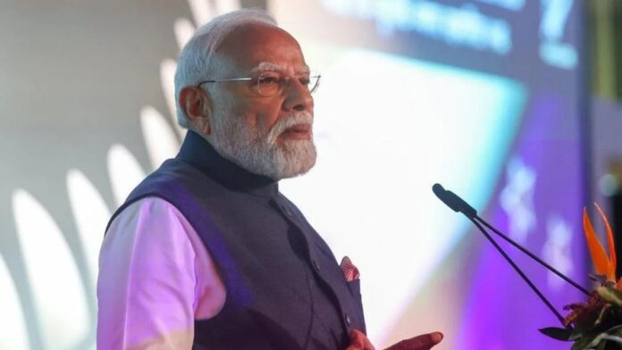 प्रधानमंत्री नरेंद्र मोदी ने आत्मनिर्भर भारत और स्वदेशी उत्पादों को बढ़ावा देने की अपील की